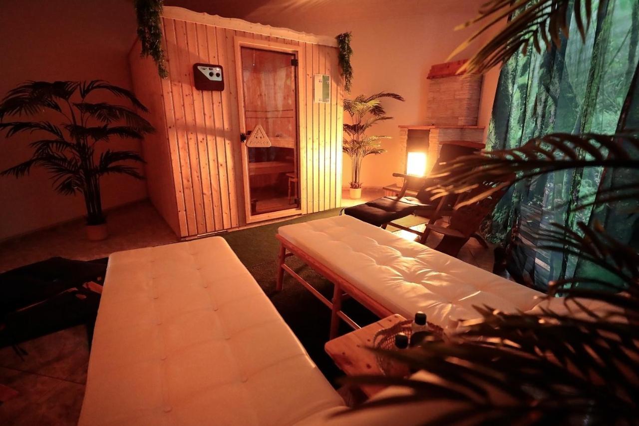 Goldhouse - Sauna, Whirlpool, Switch, Darts & Mehr อันแดร์นาค ภายนอก รูปภาพ