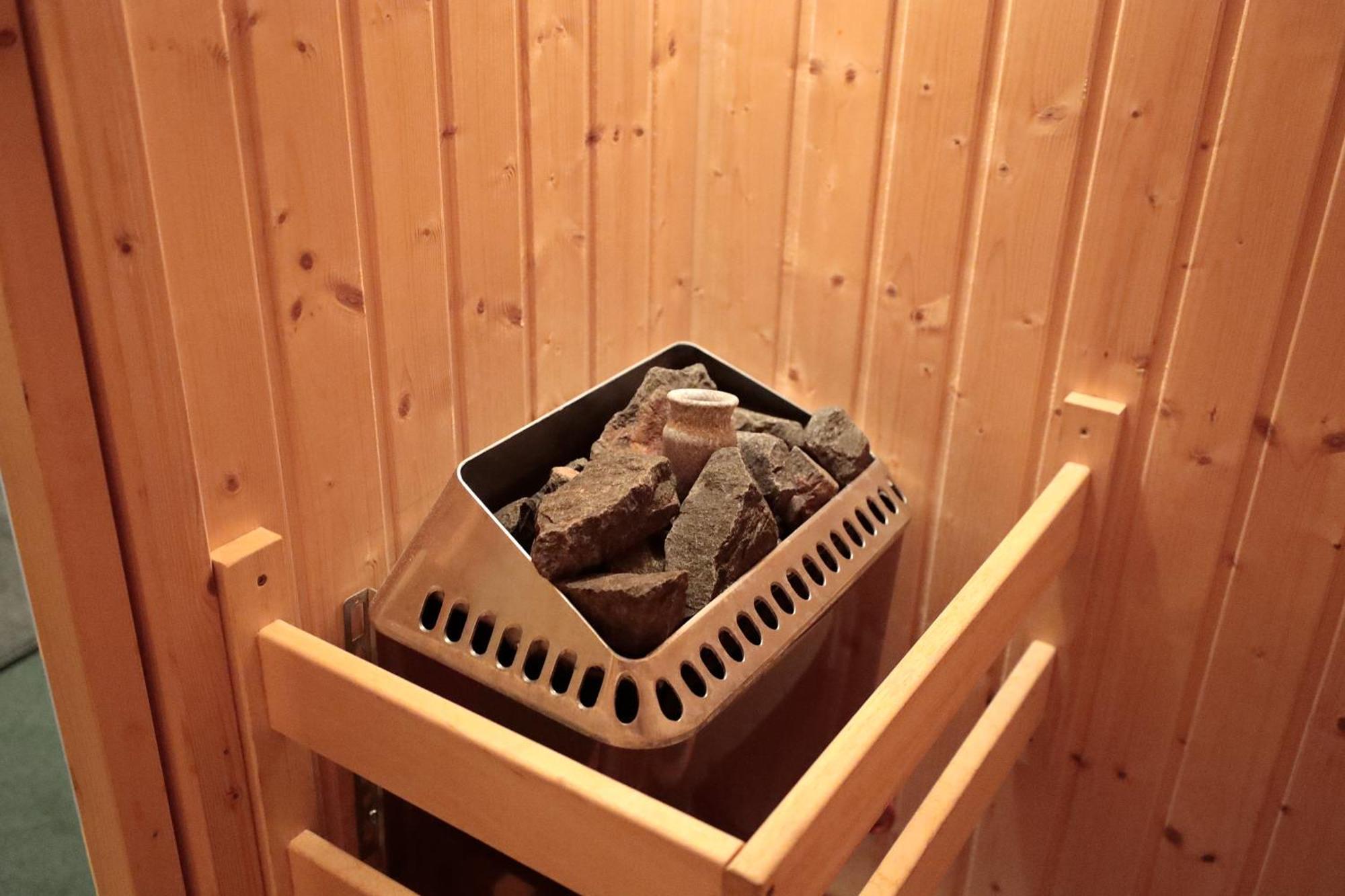 Goldhouse - Sauna, Whirlpool, Switch, Darts & Mehr อันแดร์นาค ภายนอก รูปภาพ